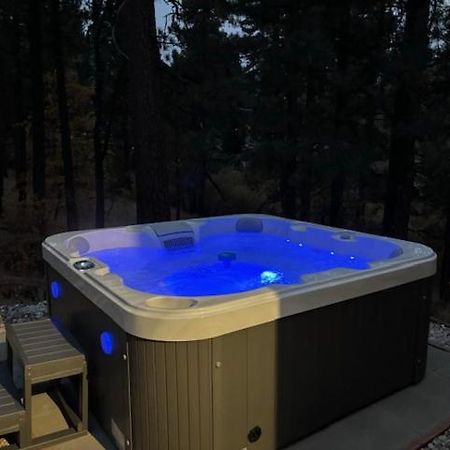 Snow Bunny Lodge - Perfect Big Bear Getaway! Deck With A New Hot Tub And Charcoal Barbecue! Big Bear Lake Exterior photo