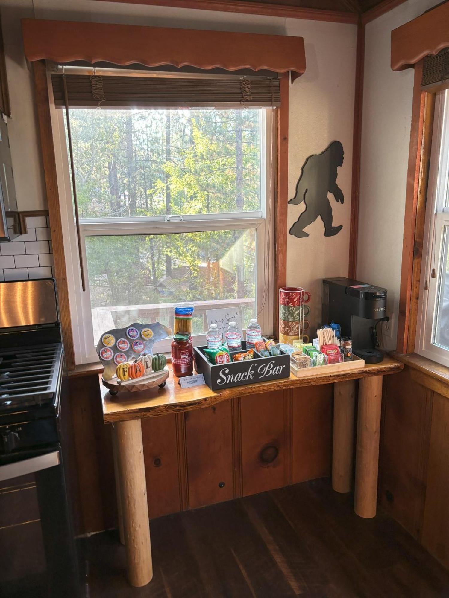 Snow Bunny Lodge - Perfect Big Bear Getaway! Deck With A New Hot Tub And Charcoal Barbecue! Big Bear Lake Exterior photo